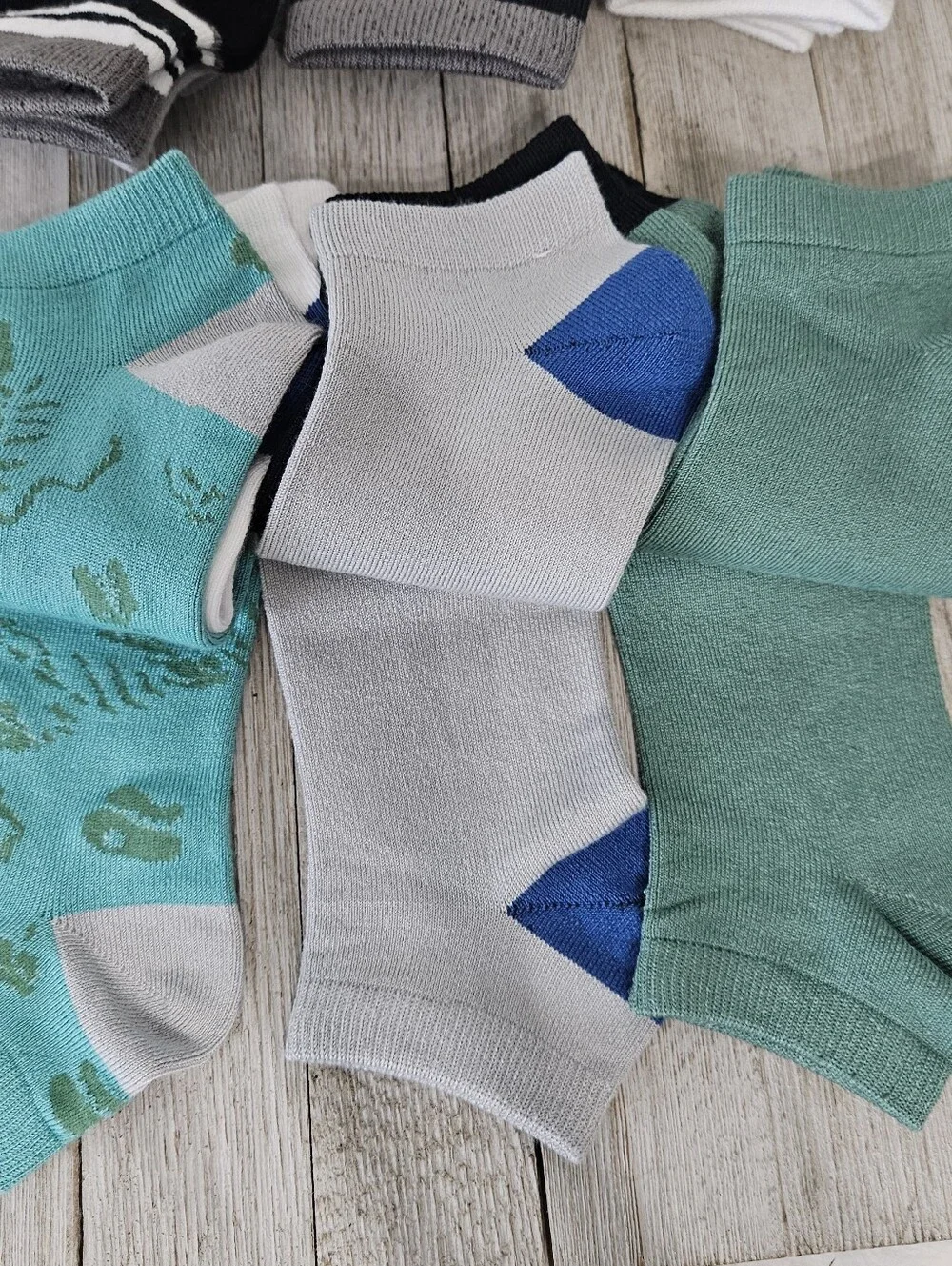 2 - 6 Packs Low Cut Socks Size M 6X Boys 8-10 Girls 7-8  No Show Socks by L&D Wh